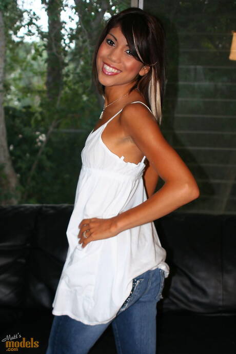 Matts Models xxx photo collection featuring Jerri Lee showing beautiful form