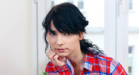 Showy Beauty invite you to explore xxx pics featuring Voodoo demonstrating sexy shape